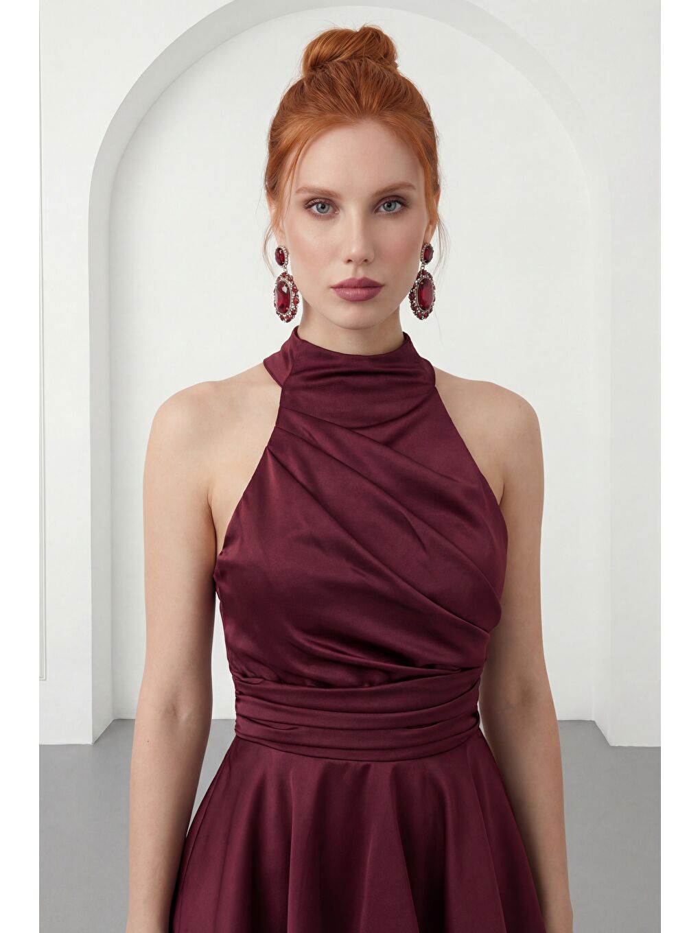 Kadın Bordo Halter Yaka Saten Mini Mezuniyet Abiye Elbise-2