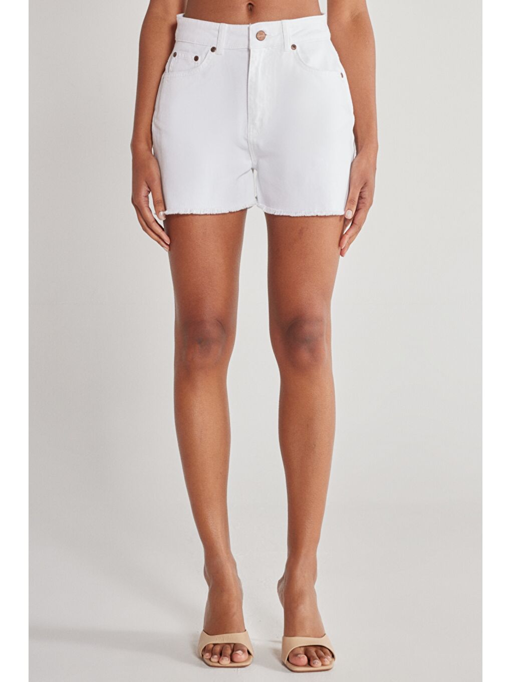 Regular Fit Normal Kesim Yüksek Bel Beyaz Esnek Jean Jean Şort