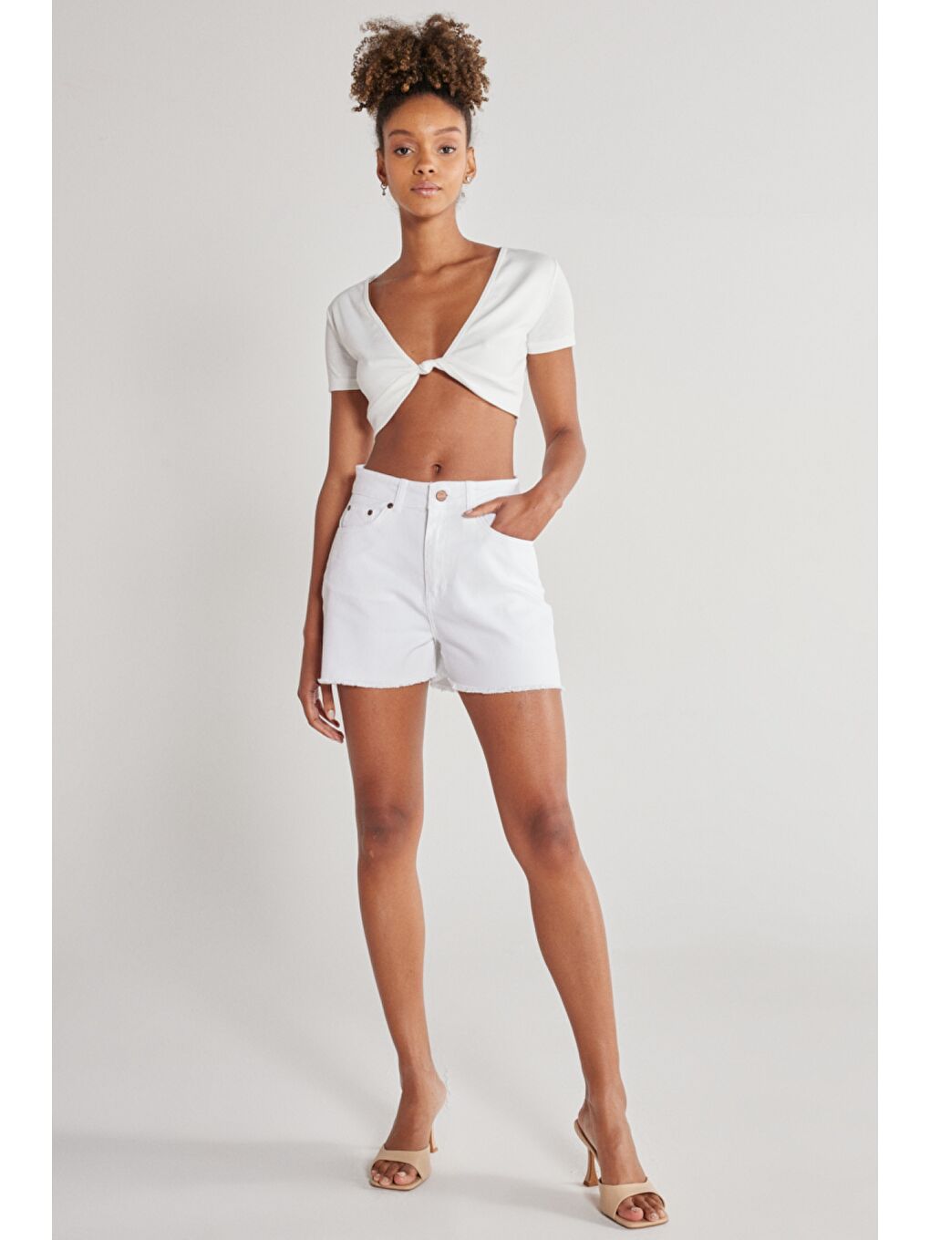 Regular Fit Normal Kesim Yüksek Bel Beyaz Esnek Jean Jean Şort-1