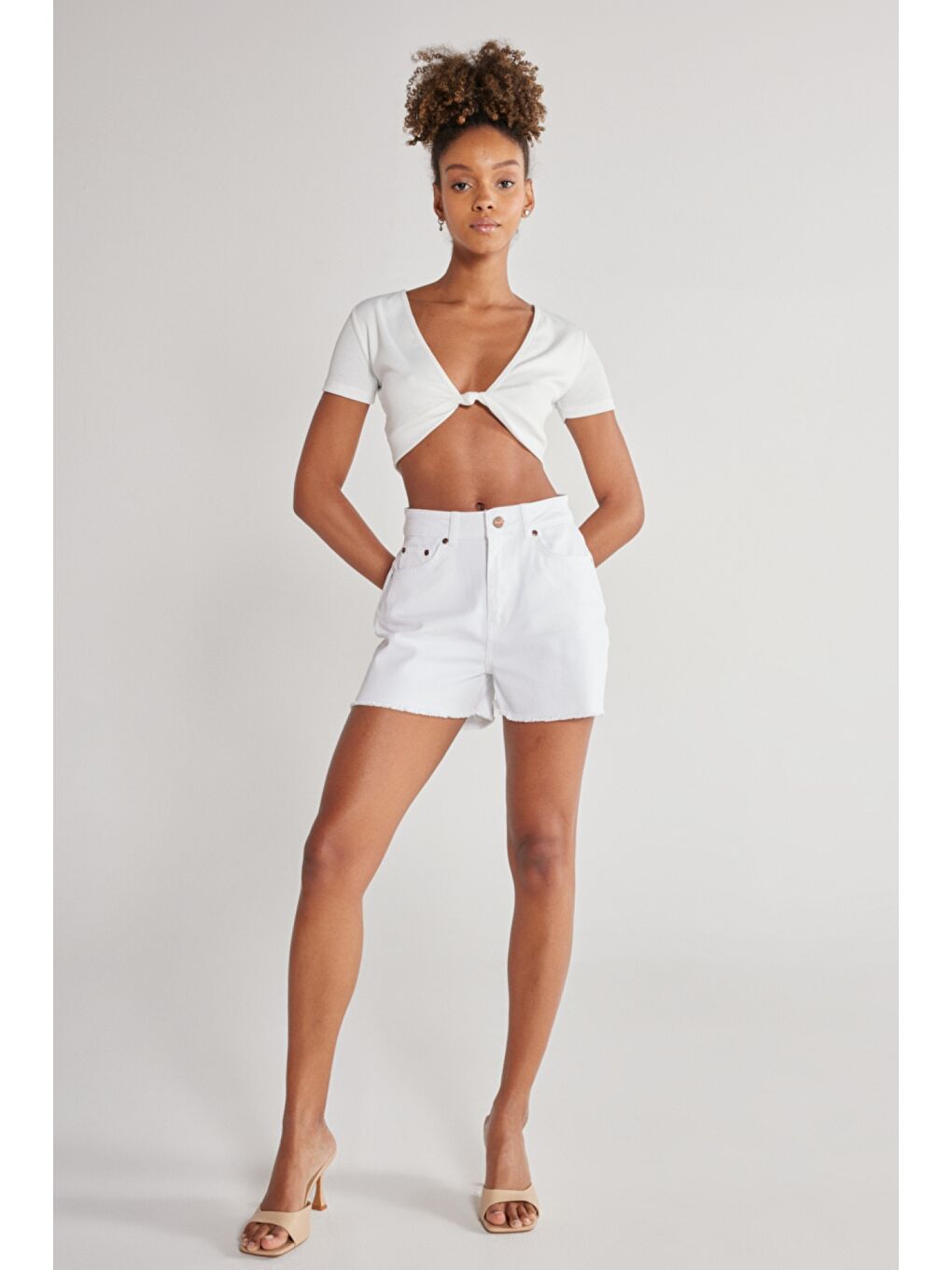 Regular Fit Normal Kesim Yüksek Bel Beyaz Esnek Jean Jean Şort-2