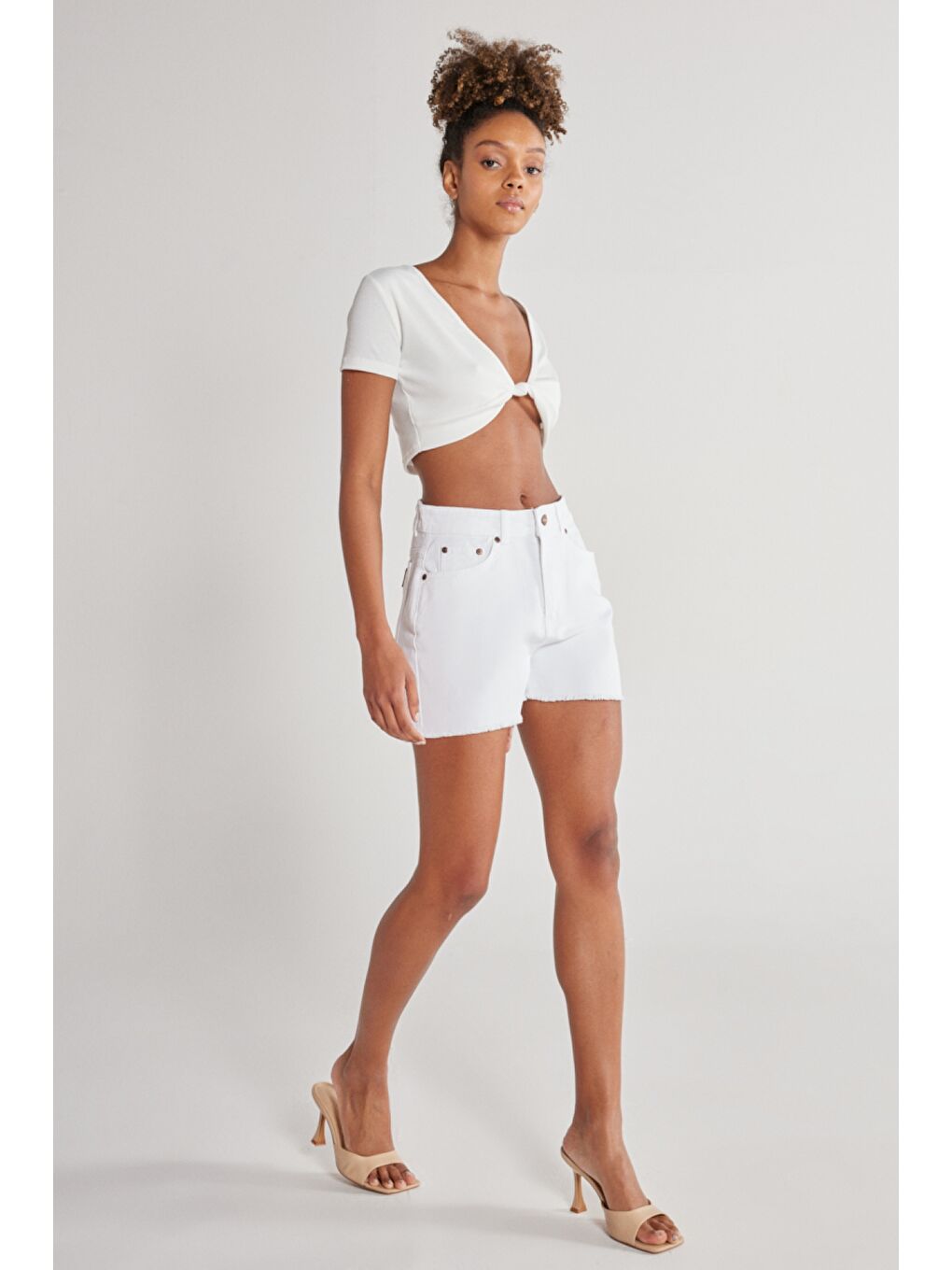 Regular Fit Normal Kesim Yüksek Bel Beyaz Esnek Jean Jean Şort-3