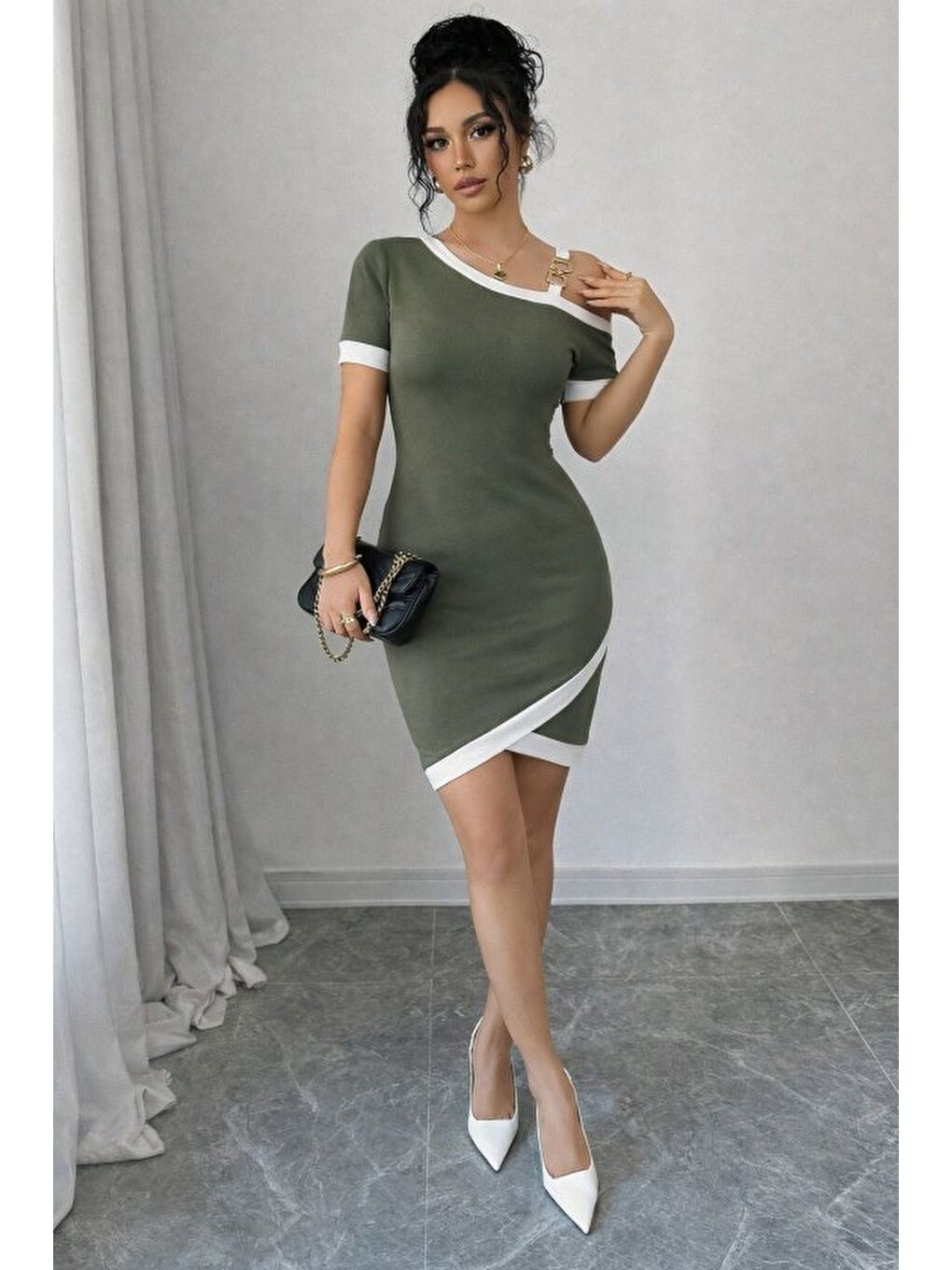 Yeşil Kadın Kısa Kollu Asimetrik Kesim Yaka şerit Ve Aksesuar Detaylı Modal Elbise-2