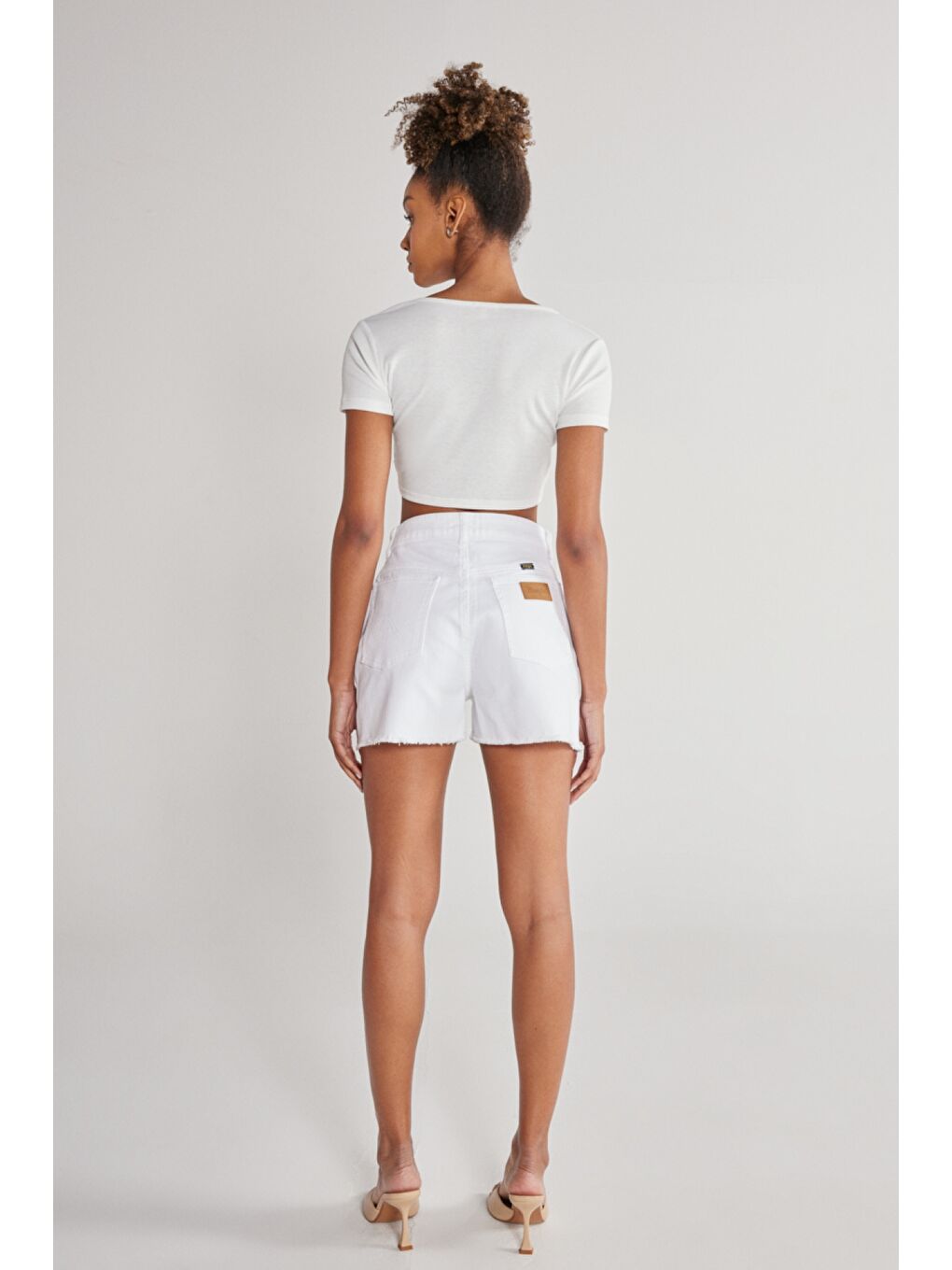 Regular Fit Normal Kesim Yüksek Bel Beyaz Esnek Jean Jean Şort-6