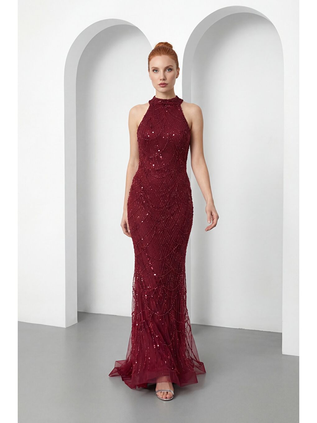 Kadın Bordo Dar Kalıp Halter Yaka Taşlı Uzun Balık Abiye Elbise-1
