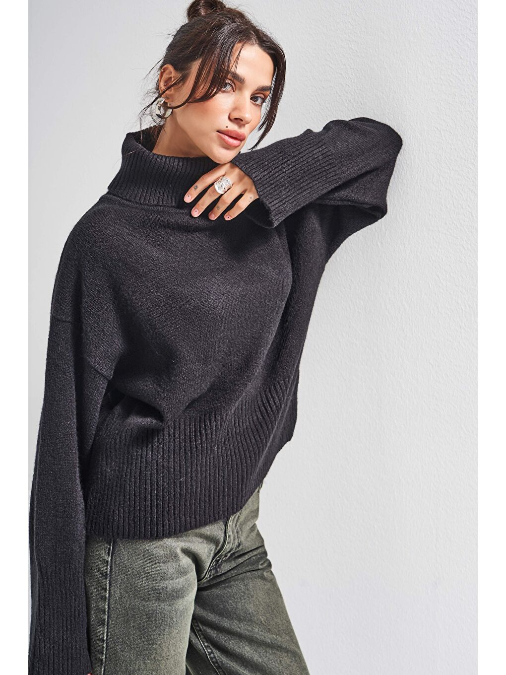 Kadın Siyah Renk w5-1 Balıkçı Yaka Bol Kesim Örme Triko Kazak-3