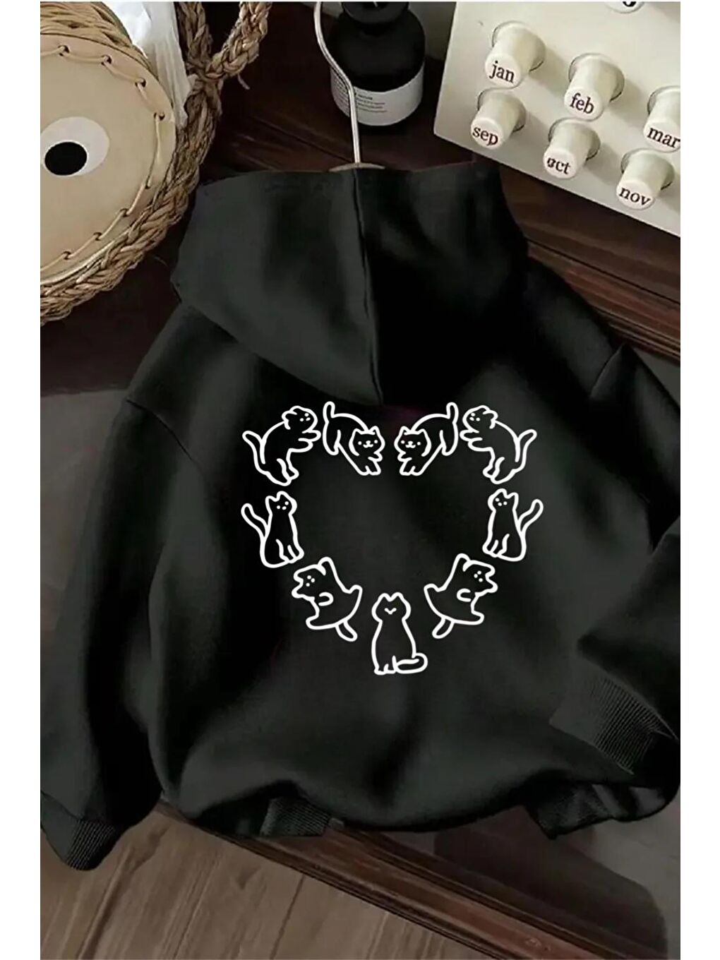 Siyah Oval Kedi Sırt Baskılı İçi Pamuklu Unisex Sweatshirt