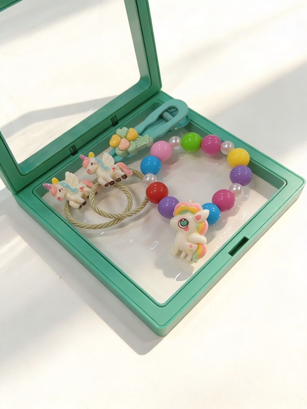 Kız Çocuk 4'Lü Renkli Unicornlu Plastik Kutulu Toka Bileklik Seti Yeşil-2