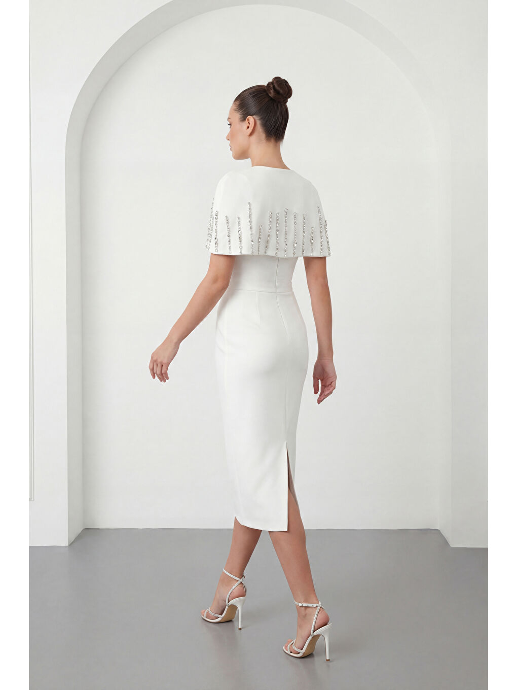 Kadın Beyaz Dar Kalıp Ceketli Taşlı Midi Söz Nişan Nikah Abiye Elbise-4