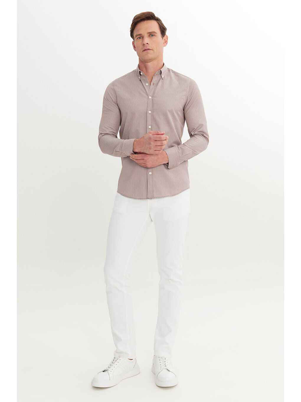 Erkek Kahverengi Pamuklu Slim Fit Dar Kesim Düğmeli Yaka Çizgili Gömlek-1