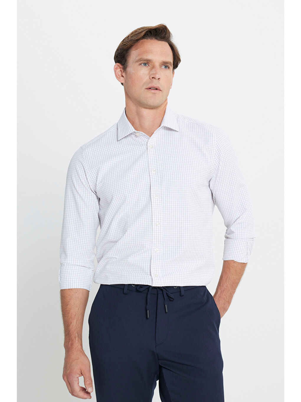 Erkek Beyaz-Bej Pamuklu Oxford Slim Fit Dar Kesim Klasik Yaka Armürlü Gömlek