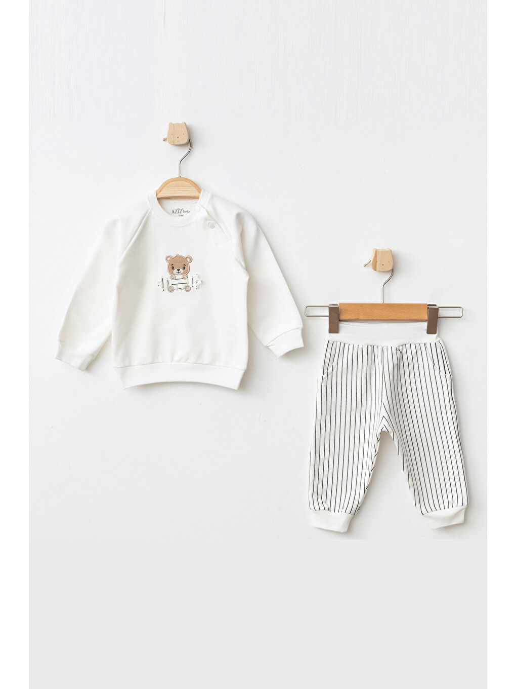Ekru Erkek Bebek Ayı Nakışlı Sweatshirt Pantolon 2 'li Alt Üst Bebek Takımı 3 Ay - 36 Ay