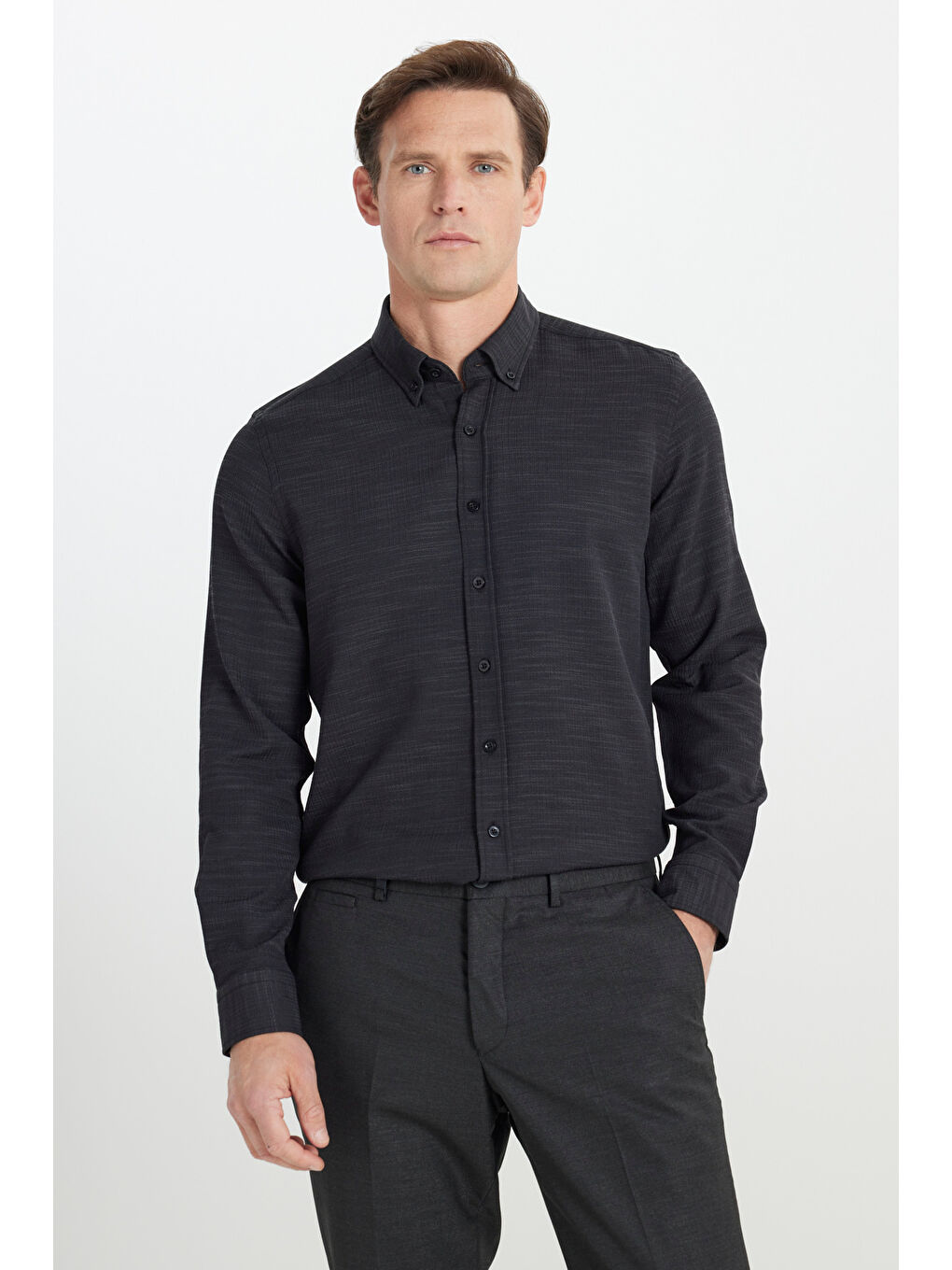 Erkek Antrasit Pamuklu Slim Fit Dar Kesim Düğmeli Yaka Armürlü Esnek Gömlek