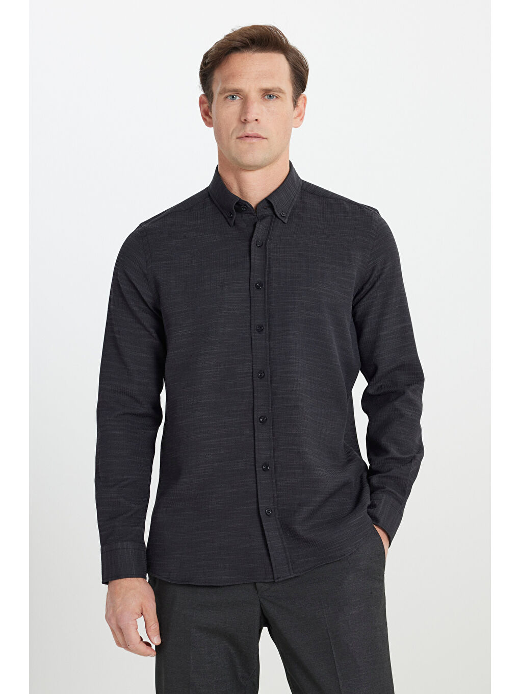 Erkek Antrasit Pamuklu Slim Fit Dar Kesim Düğmeli Yaka Armürlü Esnek Gömlek-2