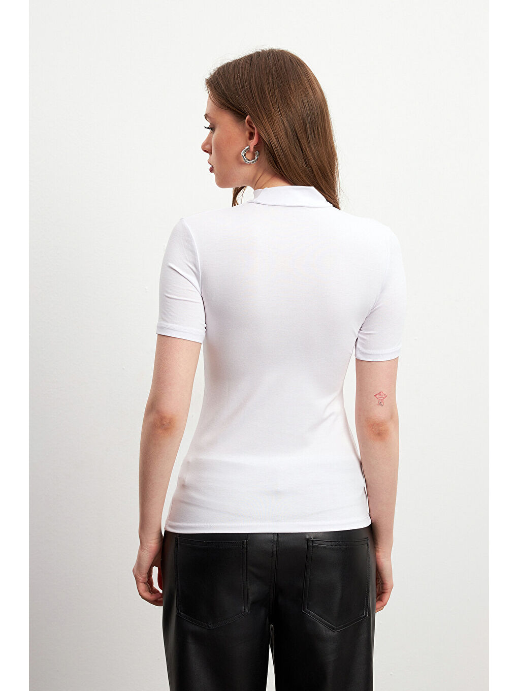 Kadın Beyaz Kısa Kol Bluz-3