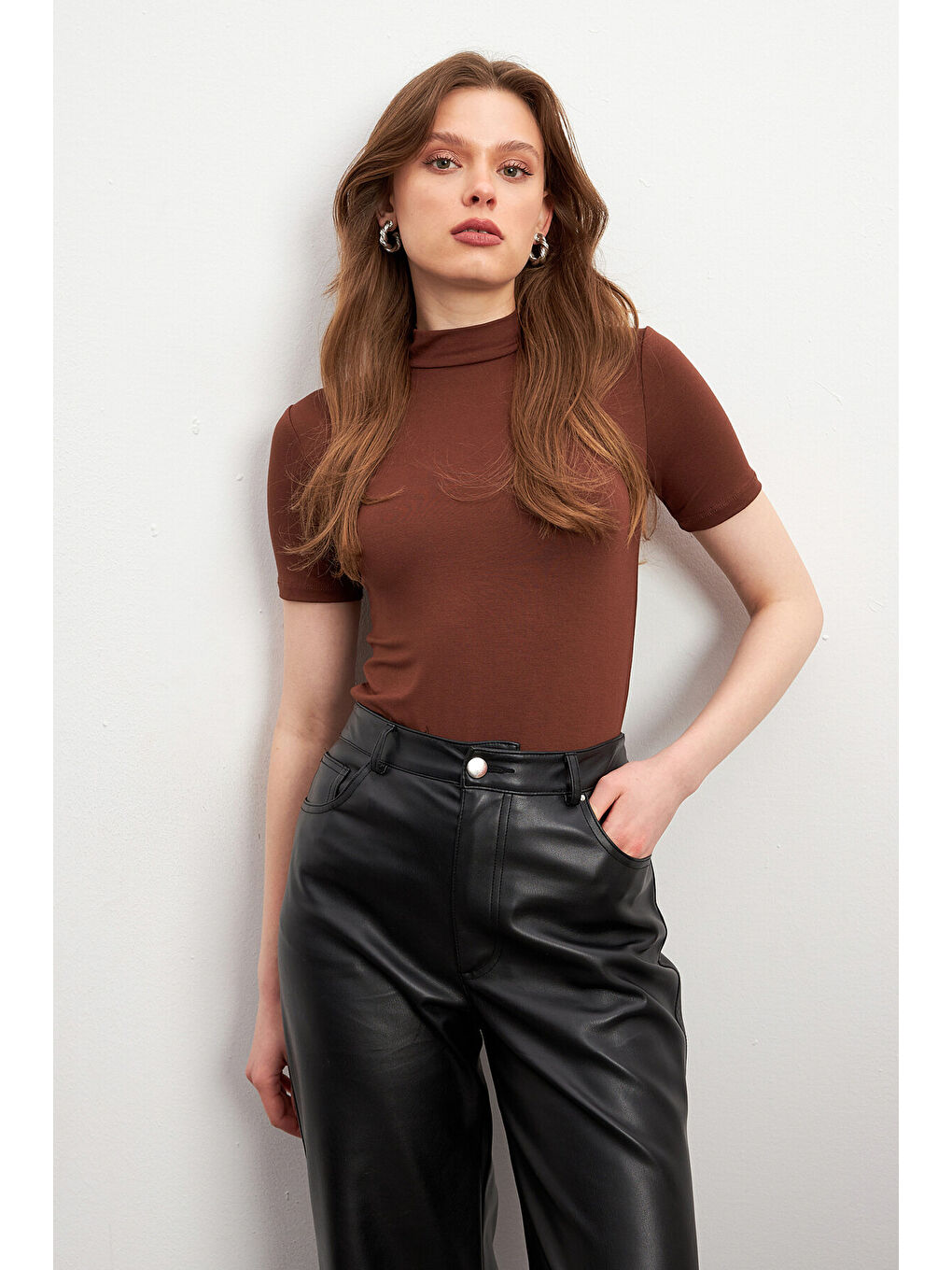 Kahverengi Kadın Acı Kahve Kısa Kol Bluz