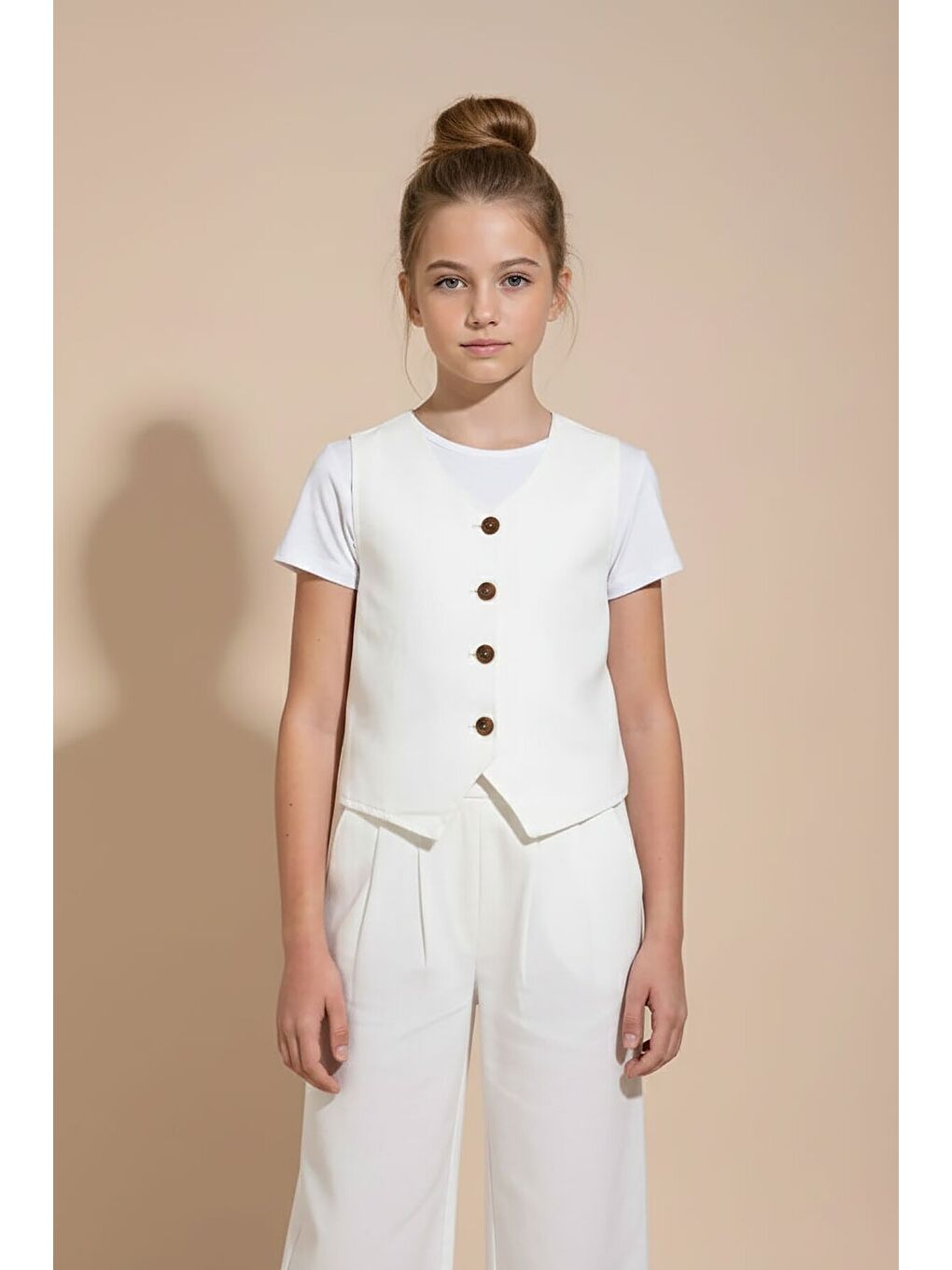 Ekru Düğmeli Keten Yelekli Geniş Paça Pantolonlu Kız Çocuk Takım 23490-2