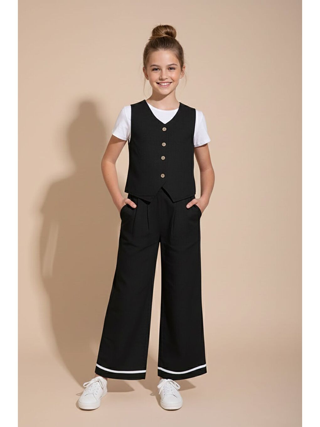 Siyah Düğmeli Keten Yelekli Geniş Paça Pantolonlu Kız Çocuk Takım 23493