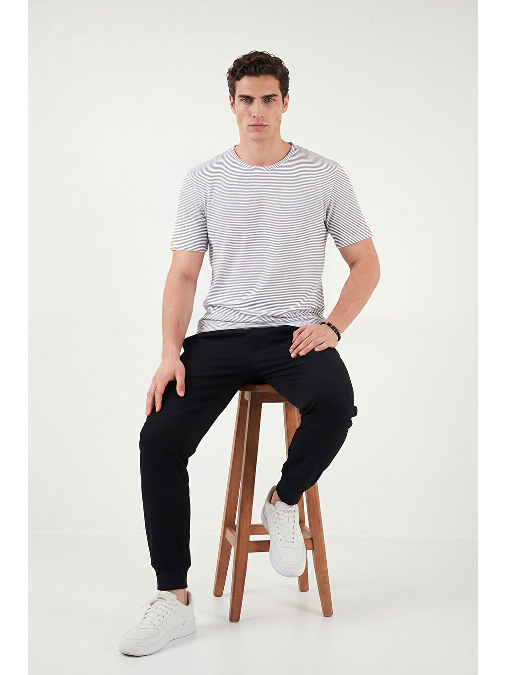 Beyaz Pamuklu Regular Fit Çizgili Bisiklet Yaka T Shirt 5904030-4