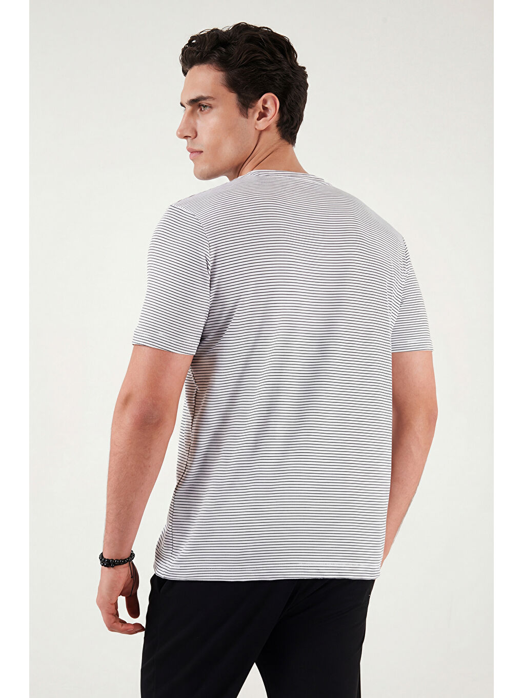 Beyaz Pamuklu Regular Fit Çizgili Bisiklet Yaka T Shirt 5904030-5