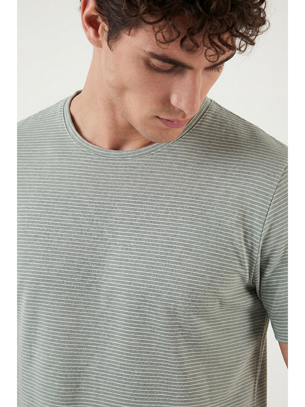 Yeşil Pamuklu Regular Fit Çizgili Bisiklet Yaka T Shirt 5904030-5