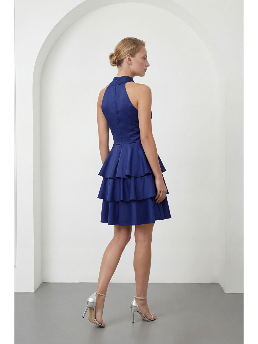 Kadın Lacivert Halter Yaka Saten Mini Mezuniyet Abiye Elbise-4