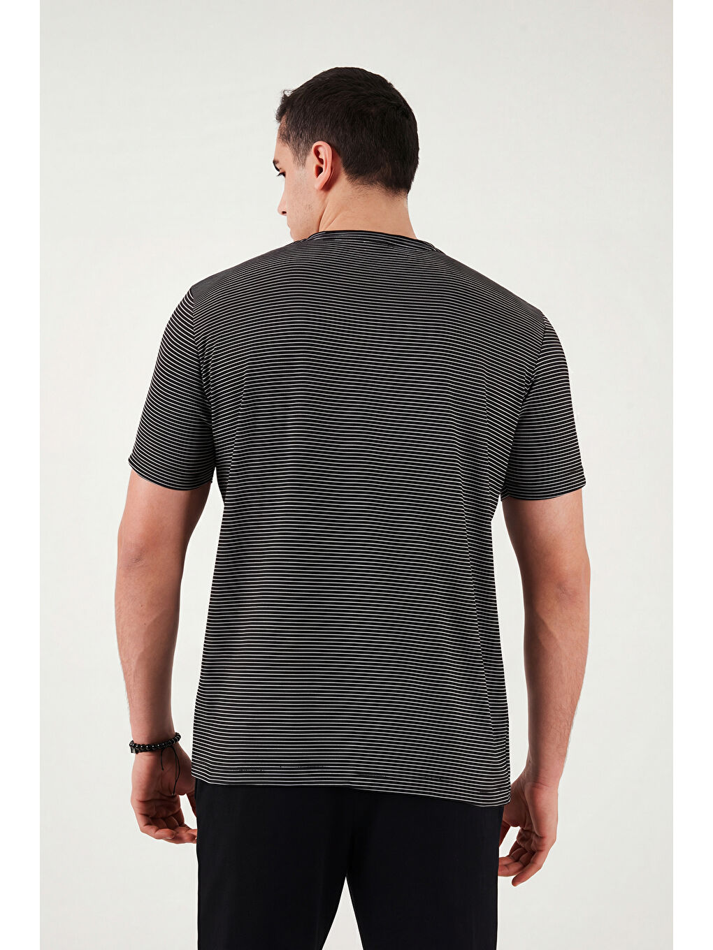 Siyah Pamuklu Regular Fit Çizgili Bisiklet Yaka T Shirt 5904030-5