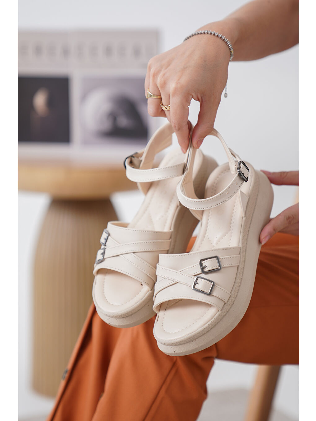 Bej D644 Günlük Ortopedik Kadın Sandalet-1