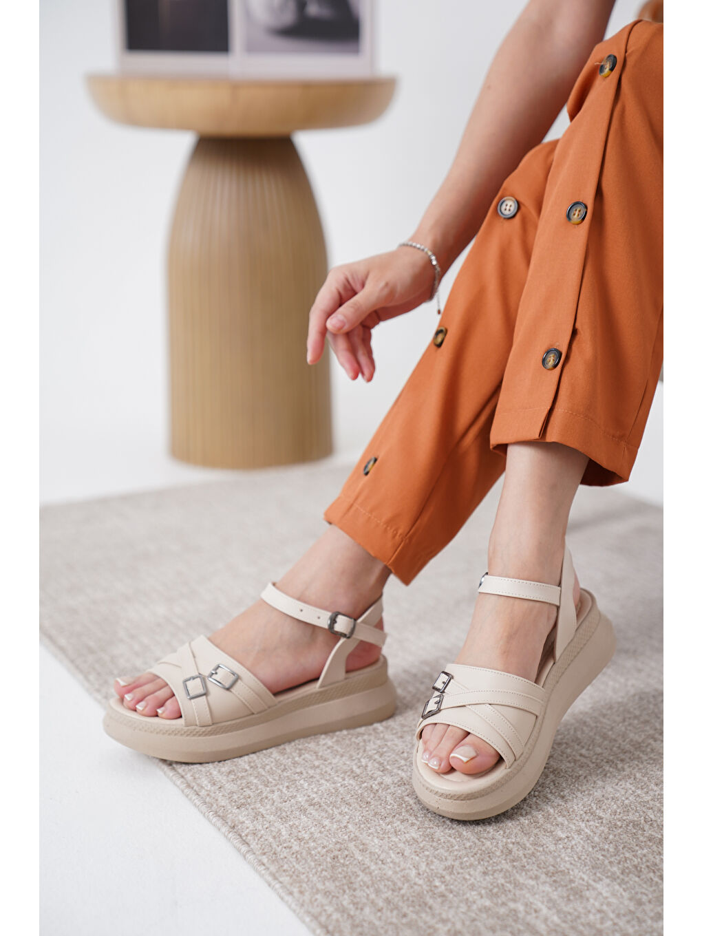 Bej D644 Günlük Ortopedik Kadın Sandalet-2