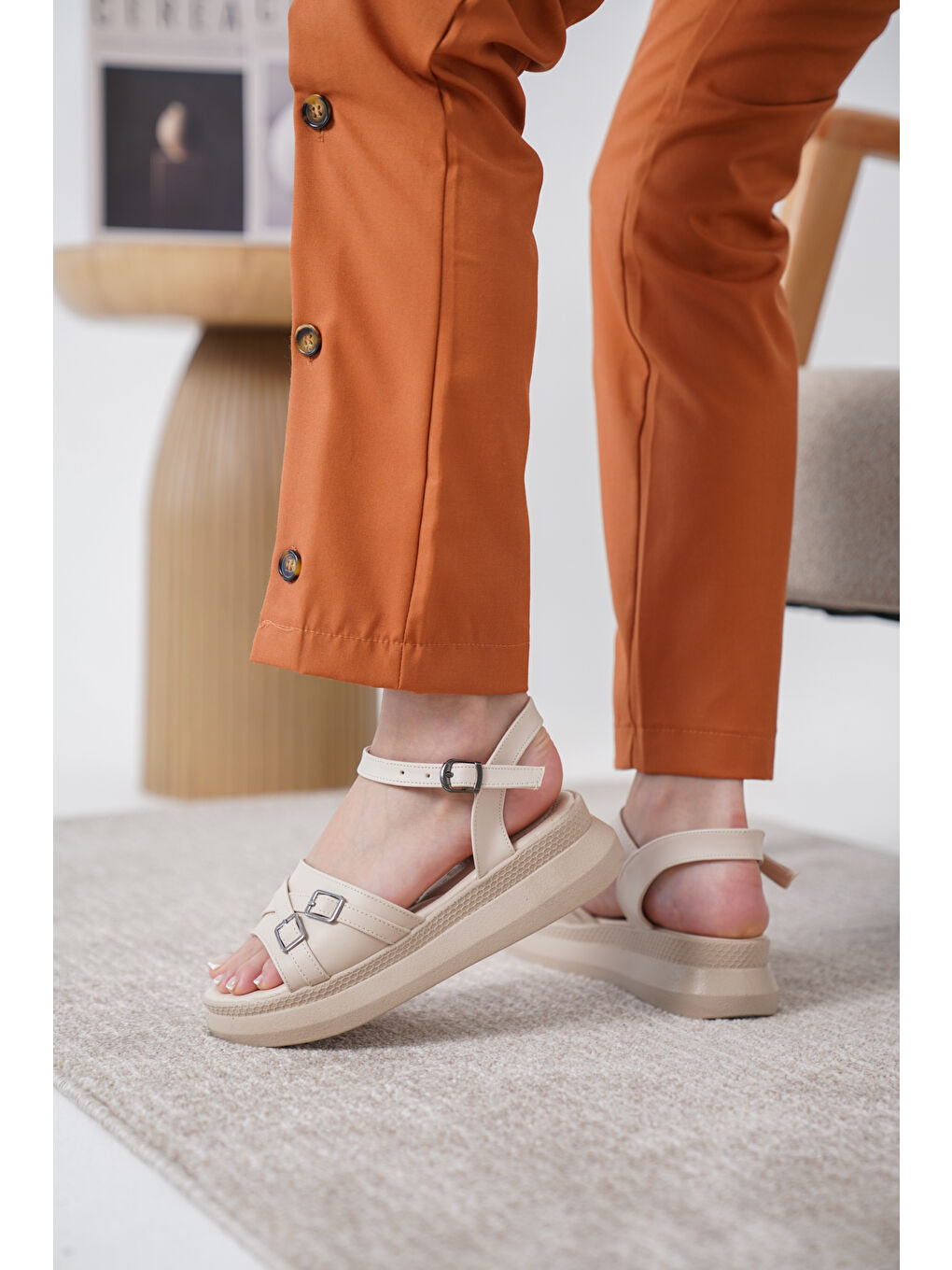 Bej D644 Günlük Ortopedik Kadın Sandalet-4