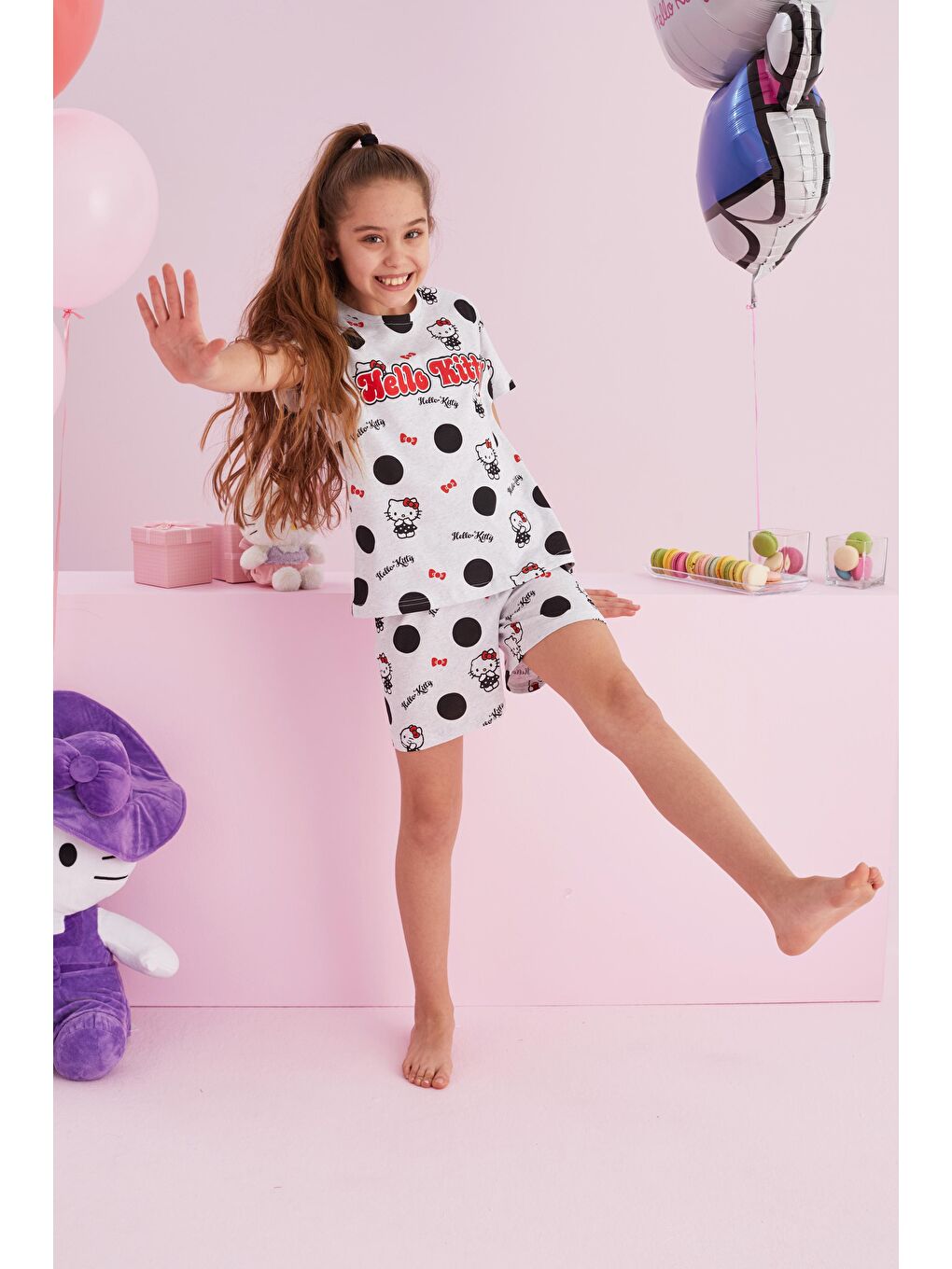 SİYAH İNCİ Gri Hello Kitty Lisanslı %100 Pamuk Gri Çok Renkli Bisklet Yaka Şort Pijama Takım