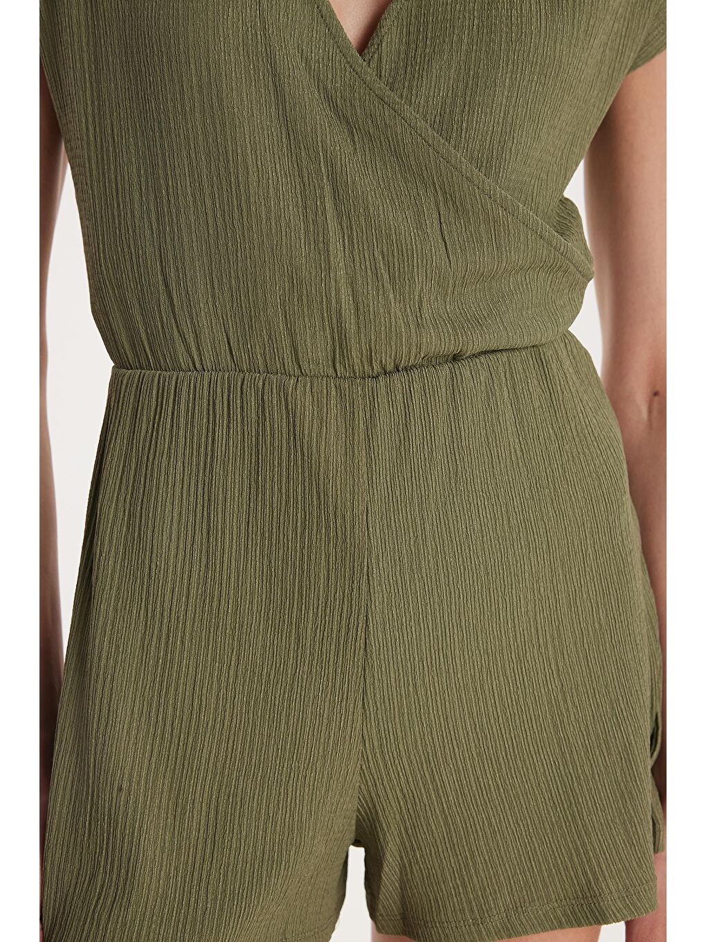 Kadın Regular Fit Kısa Kollu V Yaka Haki Tulum-2