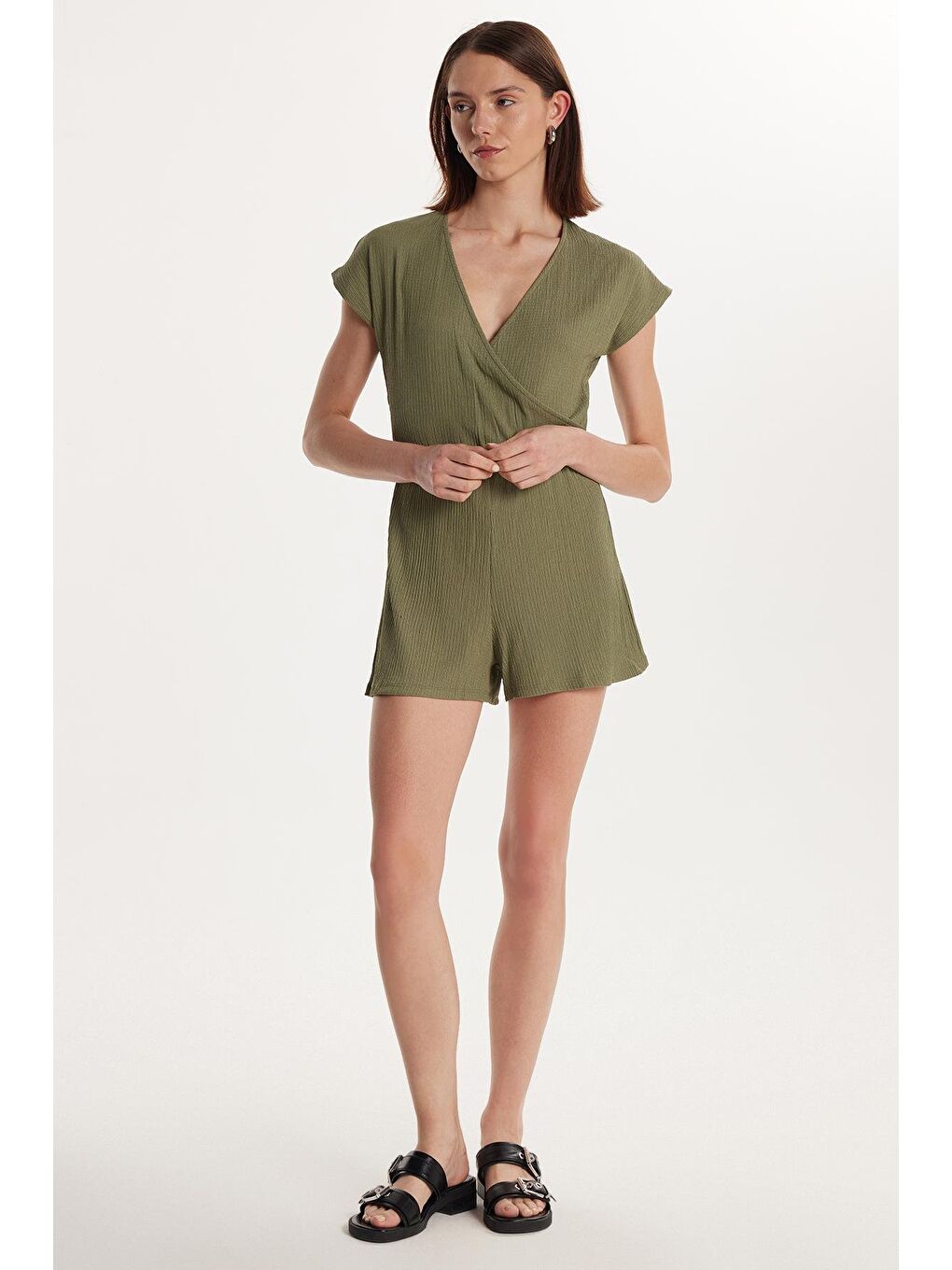 Kadın Regular Fit Kısa Kollu V Yaka Haki Tulum-3