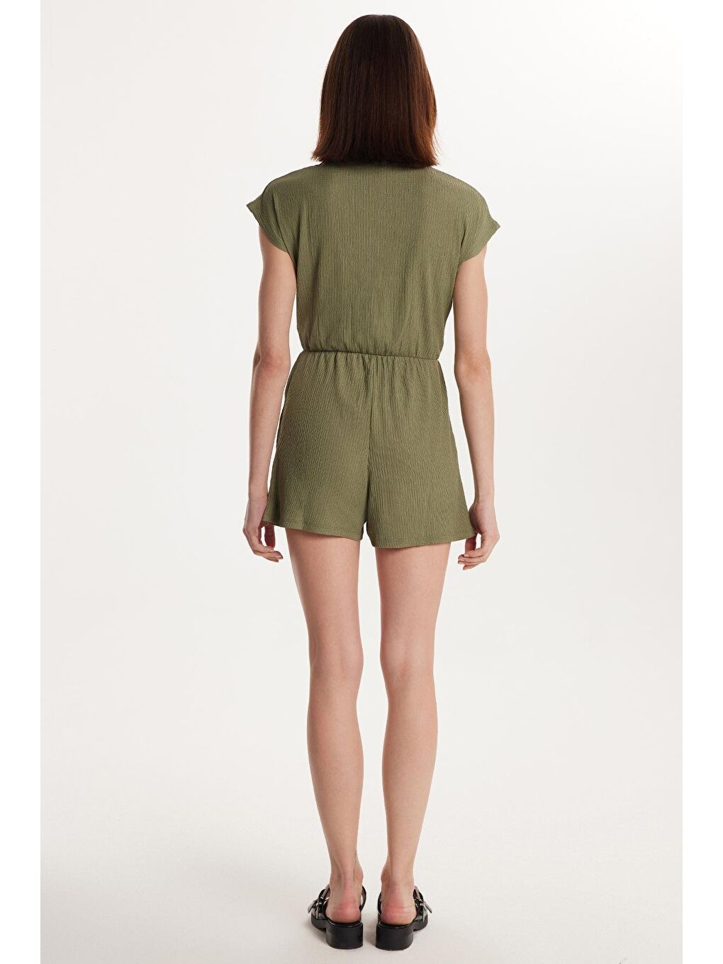 Kadın Regular Fit Kısa Kollu V Yaka Haki Tulum-4