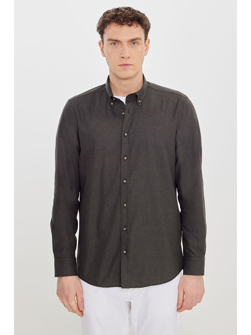 Erkek Haki Pamuklu Slim Fit Dar Kesim Düğmeli Yaka Diagonal Desenli Flanel Gömlek