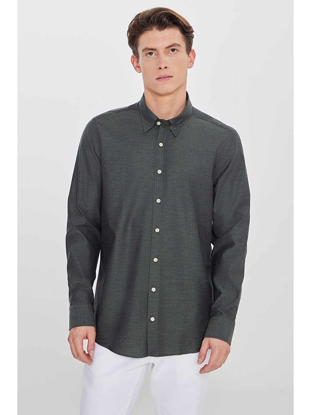 Erkek Haki %100 Pamuk Slim Fit Dar Kesim Gizli Düğme Yaka Balıksırtı Desenli Gömlek