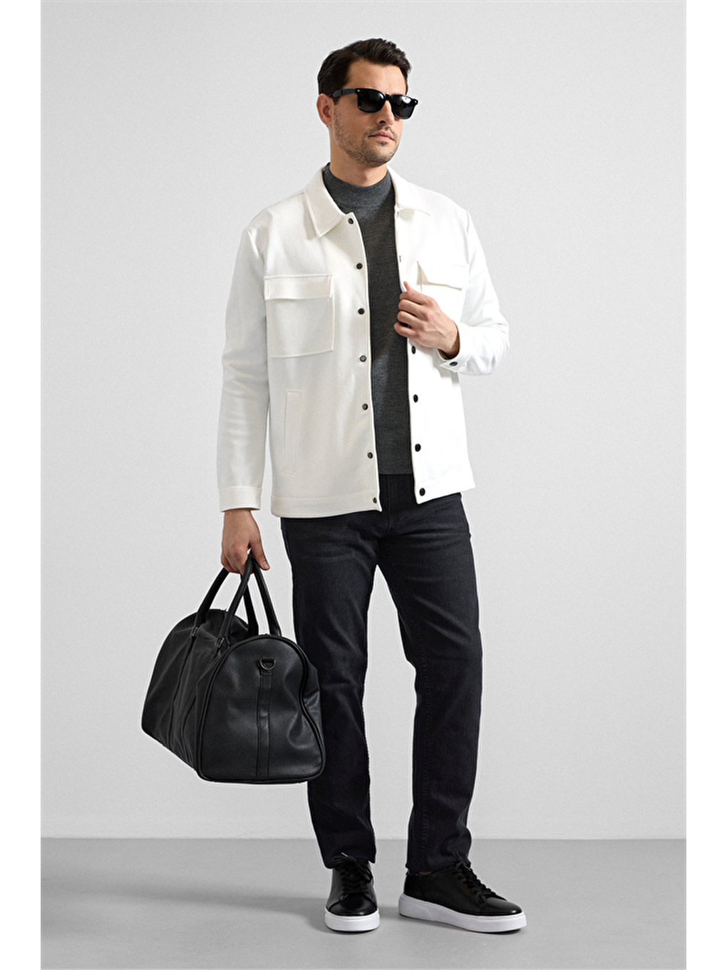 Beyaz Regular Klasik Yaka Kapaklı Cep Mont-5