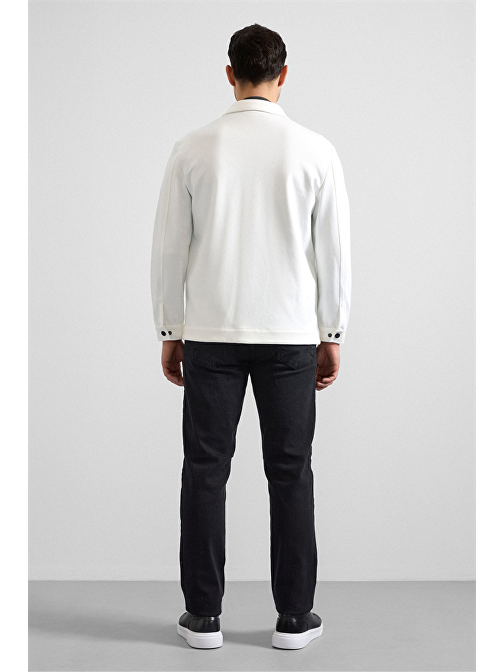 Beyaz Regular Klasik Yaka Kapaklı Cep Mont-8