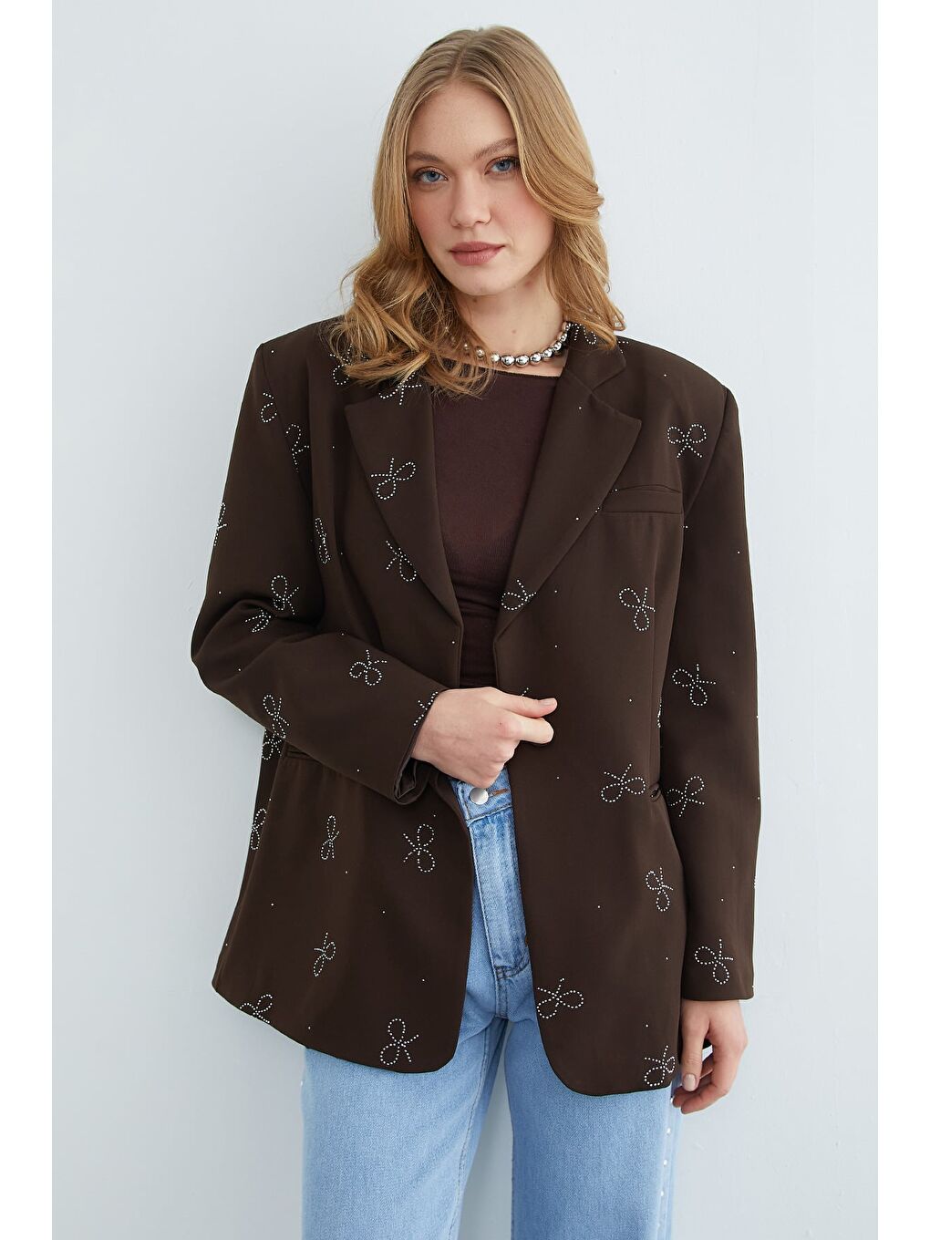 Kahverengi Fiyonklu Taşlı Tek Düğmeli Ceket-4