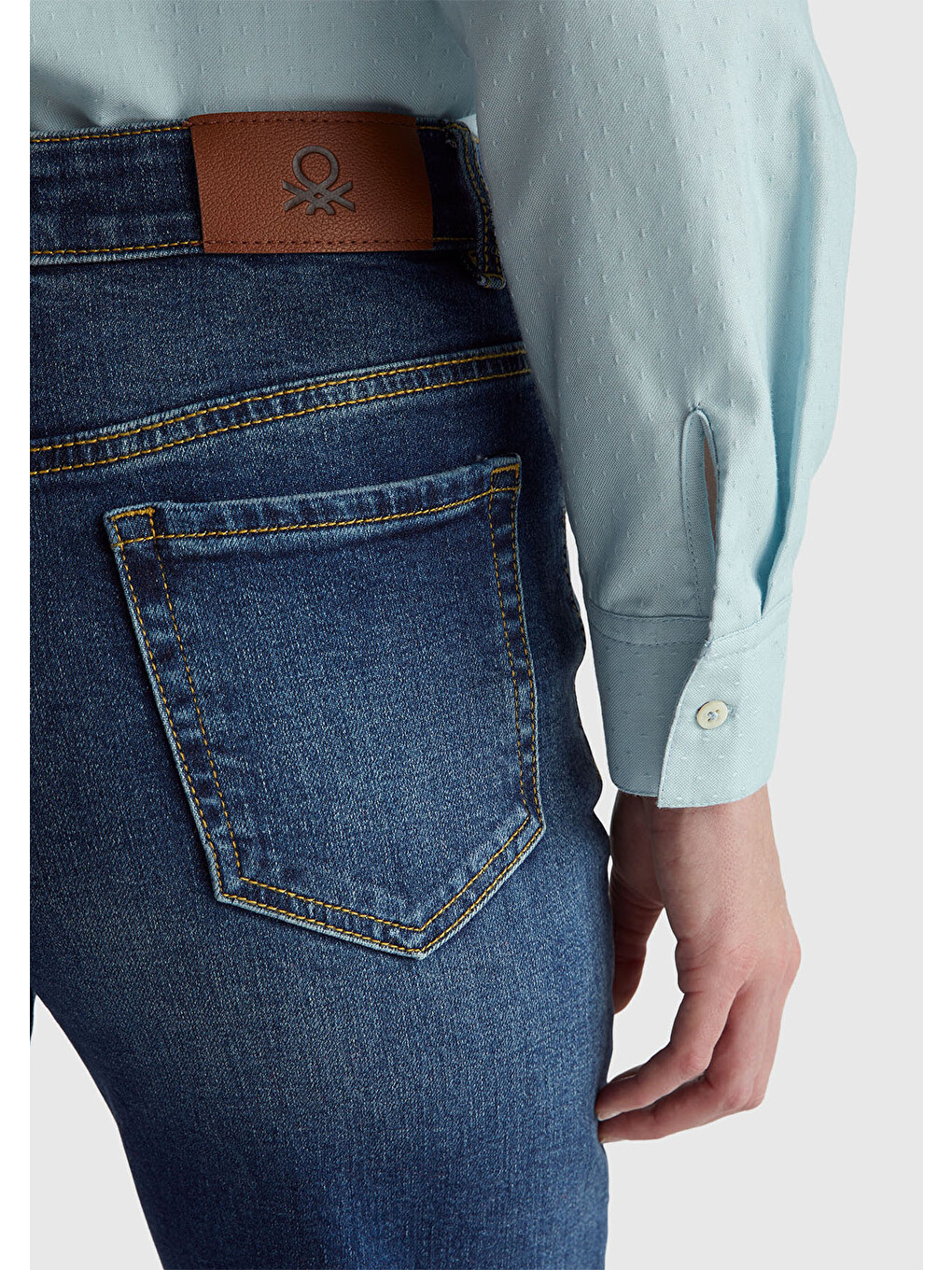 Kadın Koyu Mavi Pamuk Karışımlı Arkası Logo Etiketli Geniş Denim Pantolon-5