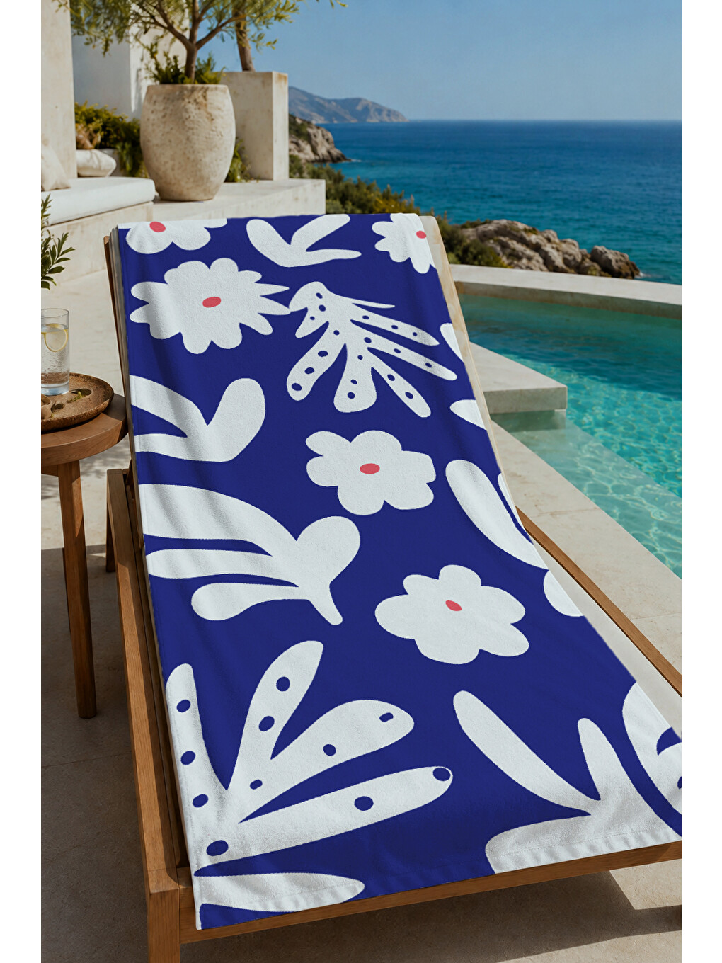 Lacivert Beyaz Büyük Soyut Çiçek Desenli 70x150 Cm Dijital Baskılı Plaj Ve Banyo Havlusu