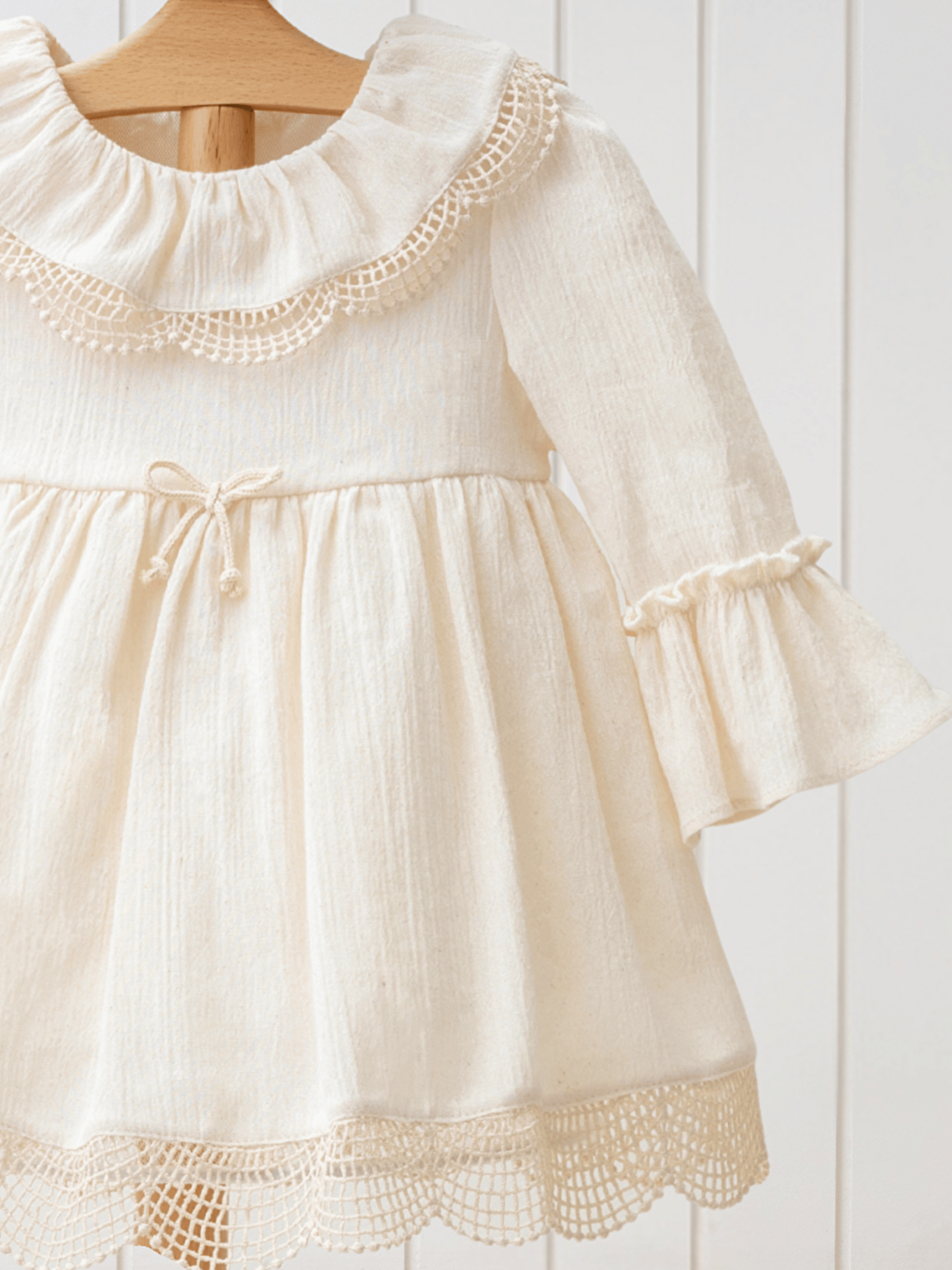 Bej Bisiklet Yaka Uzun Kollu Dantel Detaylı Kız Bebek Elbise-1