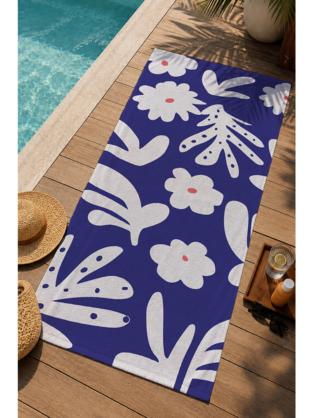 Lacivert Beyaz Büyük Soyut Çiçek Desenli 70x150 Cm Dijital Baskılı Plaj Ve Banyo Havlusu-2