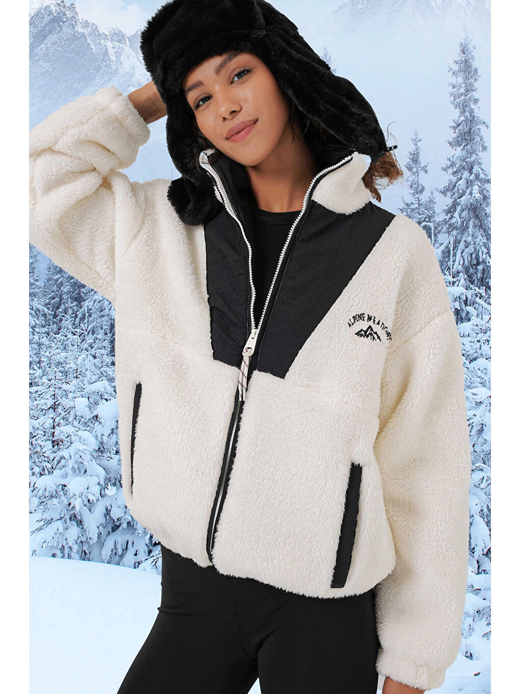 Kadın Ekru Siyah Baskılı Fermuarlı Suni Yünlü Astarlı Pelüş Ceket HZL25W BD151941-3