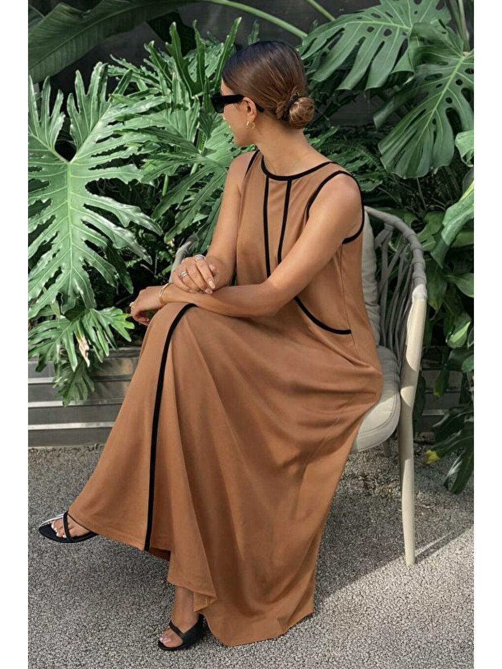 Kahverengi Kadın Omuzlardan Açık Yaka Ince şerit Detaylı Uzun Viskon Elbise-2