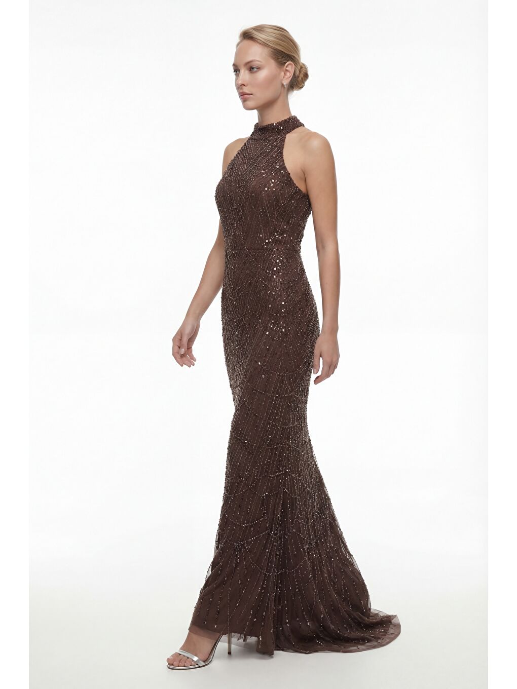Kadın Kahverengi Dar Kalıp Halter Yaka Taşlı Uzun Balık Abiye Elbise