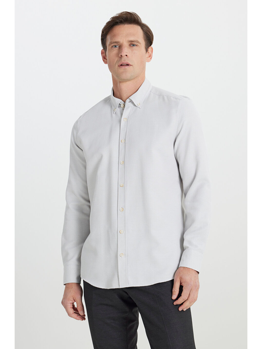 Erkek Bej Pamuklu Slim Fit Dar Kesim Düğmeli Yaka Armürlü Gömlek