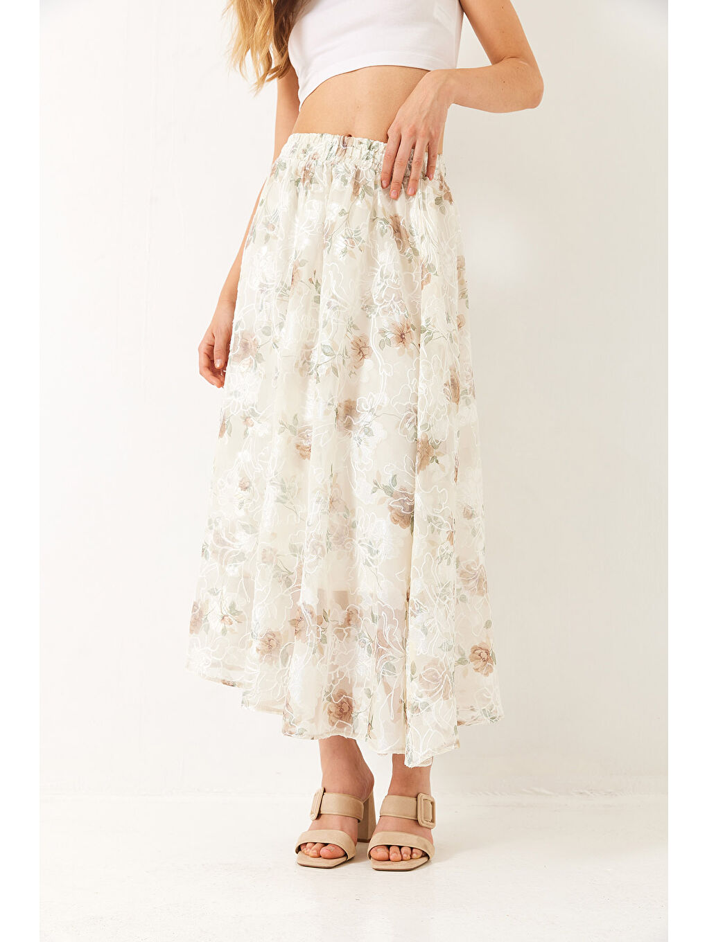 Ekru Kadın Beli Lastikli Çiçekli Nakışlı Tül Detaylı Astarlı Kloş Etek-3