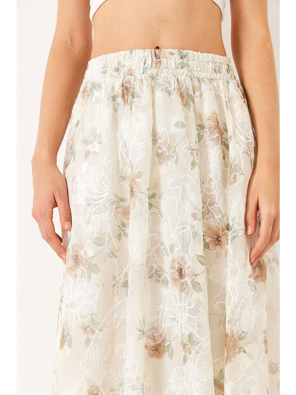 Ekru Kadın Beli Lastikli Çiçekli Nakışlı Tül Detaylı Astarlı Kloş Etek-4