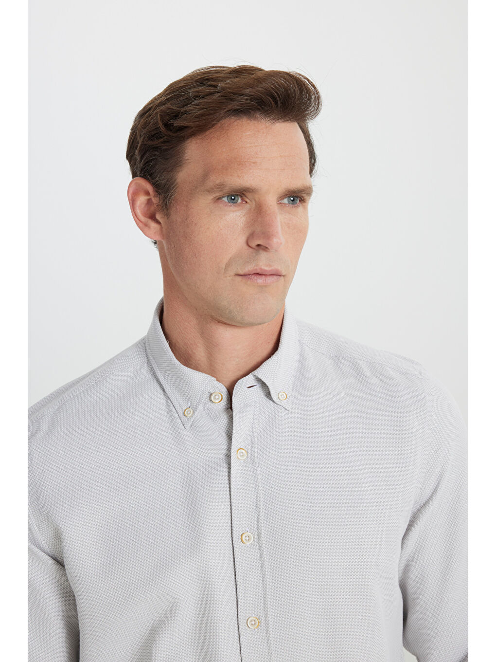 Erkek Bej Pamuklu Slim Fit Dar Kesim Düğmeli Yaka Armürlü Gömlek-3