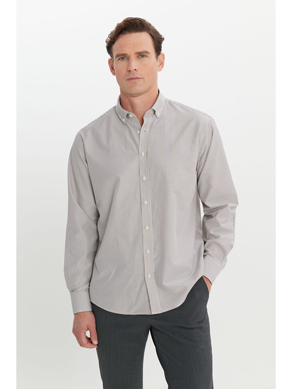 Erkek Bej Pamuklu Comfort Fit Rahat Kesim Düğmeli Yaka Çizgili Gömlek-2